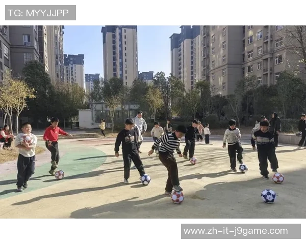 足球室外活动的乐趣与技巧分享让我们一起享受阳光下的激情与友谊 足球室外活动的乐趣与技巧分享让我们一起享受阳光下的激情与友谊