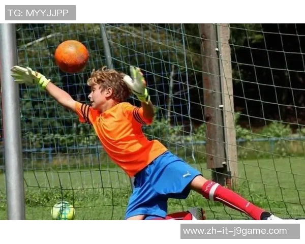 足球的魅力在于惯性运动的艺术与激情交织的完美结合 足球的魅力在于惯性运动的艺术与激情交织的完美结合